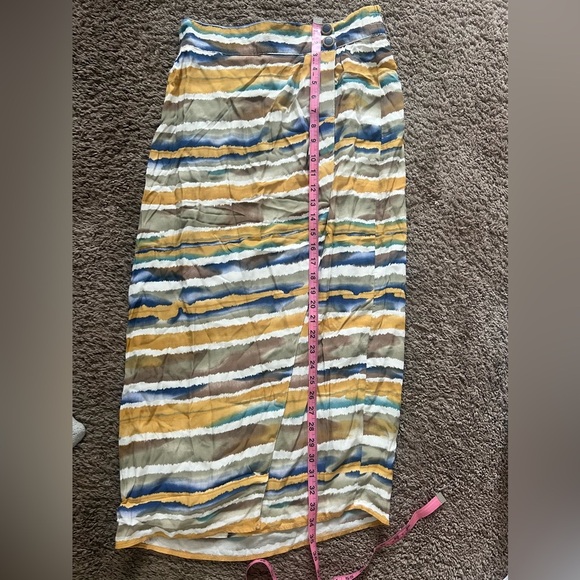 Dorothy Shoelen - Skirt / Cropped Jacket Set - Picture 5 of 12